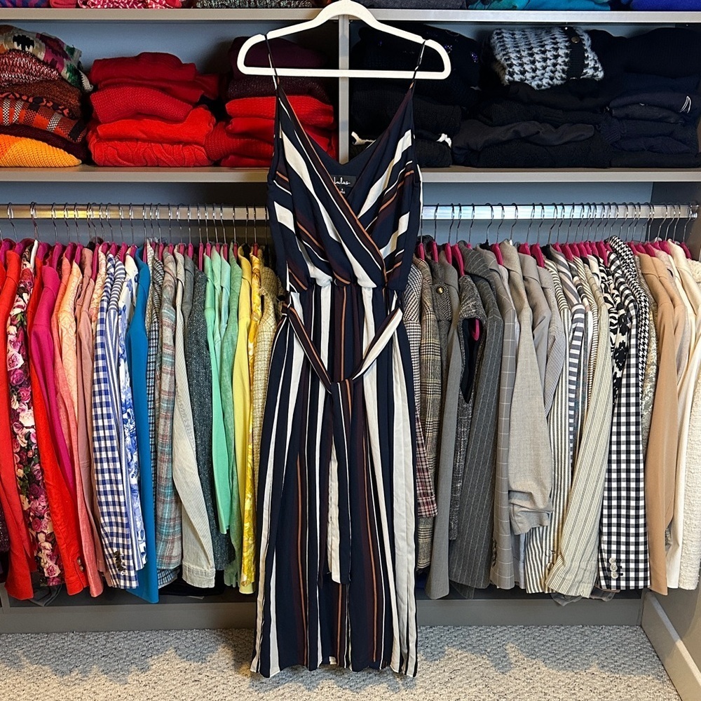 Lulus navy/white/brown striped v neck elastic waistband belted jumpsuit size S